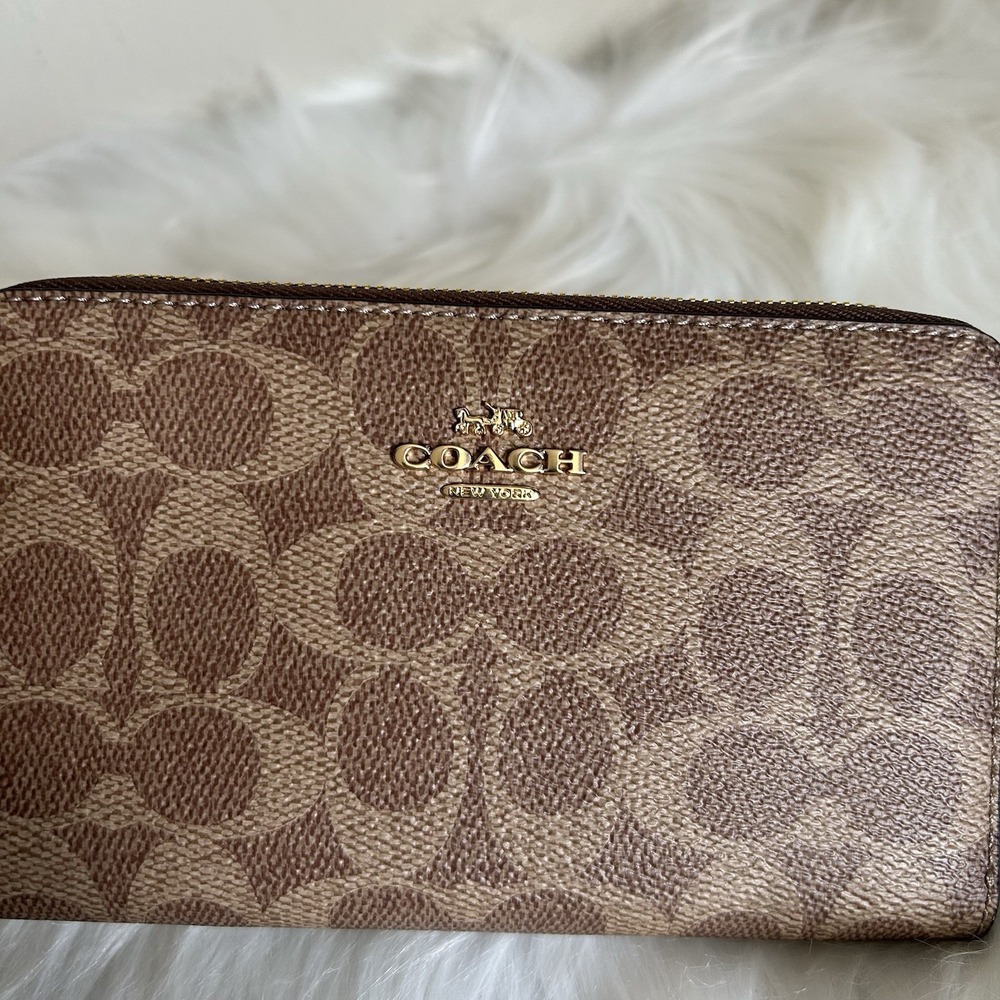 Coach CW781 Medium ID Zip Wallet Signature Canvas Tan Brown Monogram Gold Tone - Picture 5 of 5